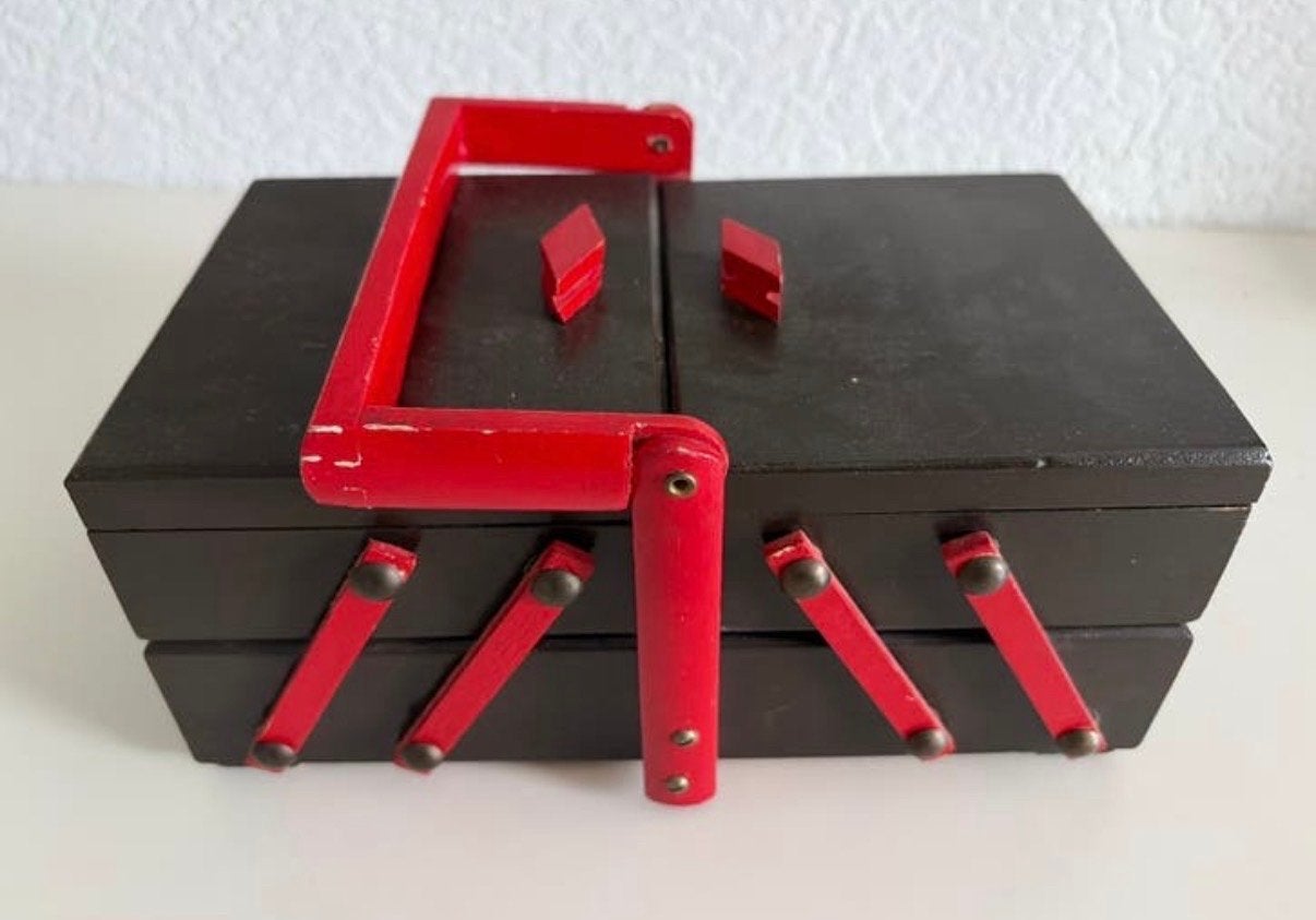 Vintage houten naaidoos met rood handvat, Ophalen of Verzenden, Gebruikt
