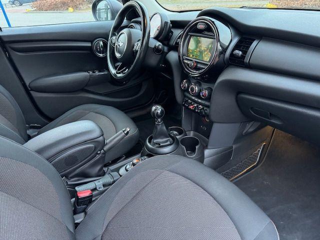 MINI Mini 1.5 One D 5deurs Salt Business Airco,Navigatie Net, Auto's, Voorwielaandrijving, Stof, Gebruikt, Zwart