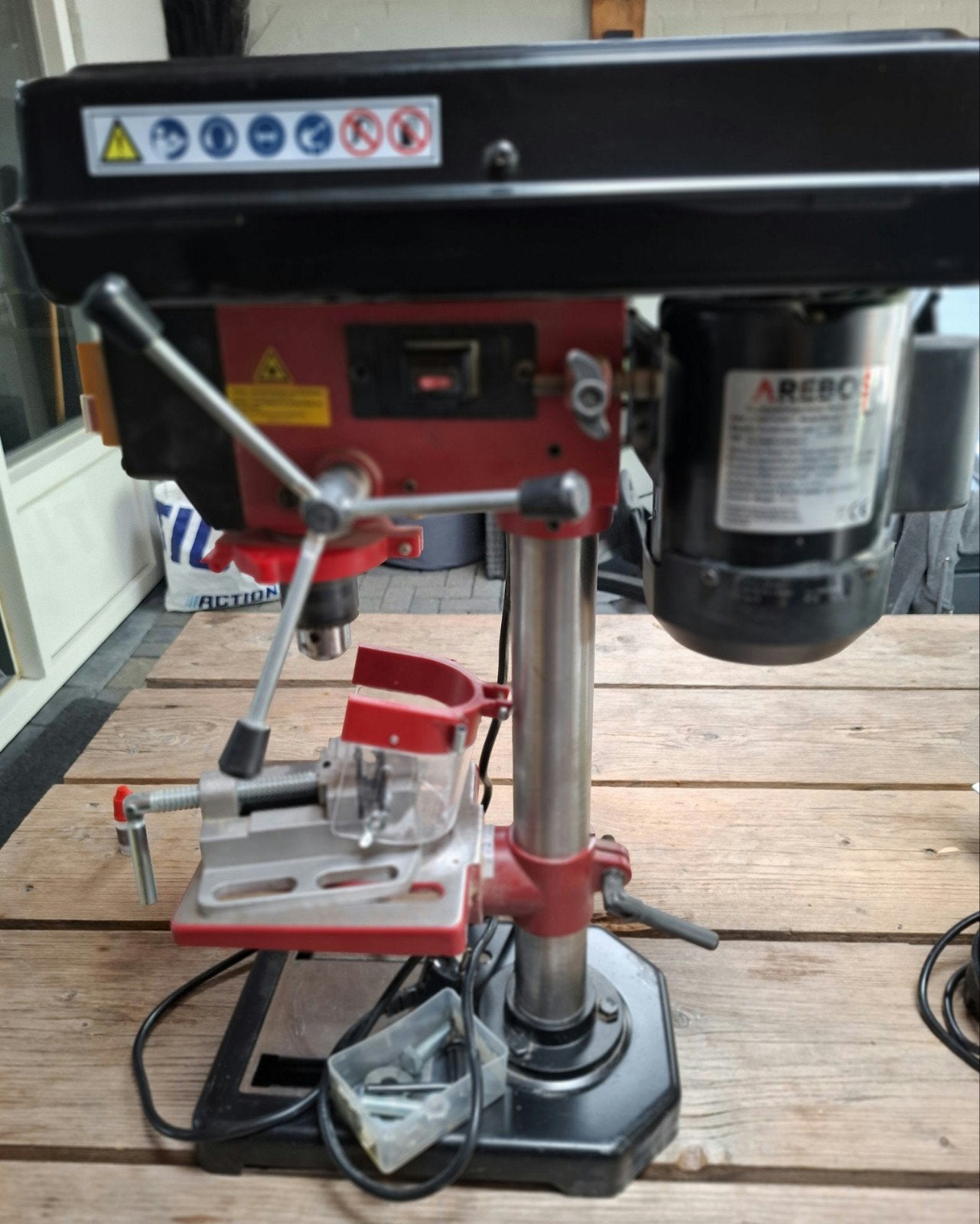 kolom boormachine. Arebos, Ophalen, Boormachine