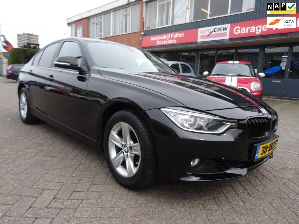 BMW 3-serie 320i Executive/Automaat/Camera/Carplay/LED, Auto's, Automaat, Euro 5, Achterwielaandrijving, Gebruikt