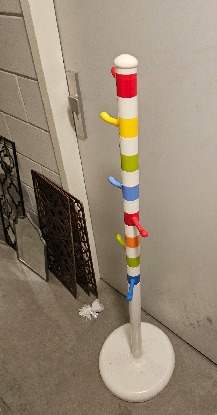 Vrolijke Kinder Kapstok - Meerkleurig en Speels Design, Ophalen, Overige materialen, Gebruikt, 100 tot 150 cm