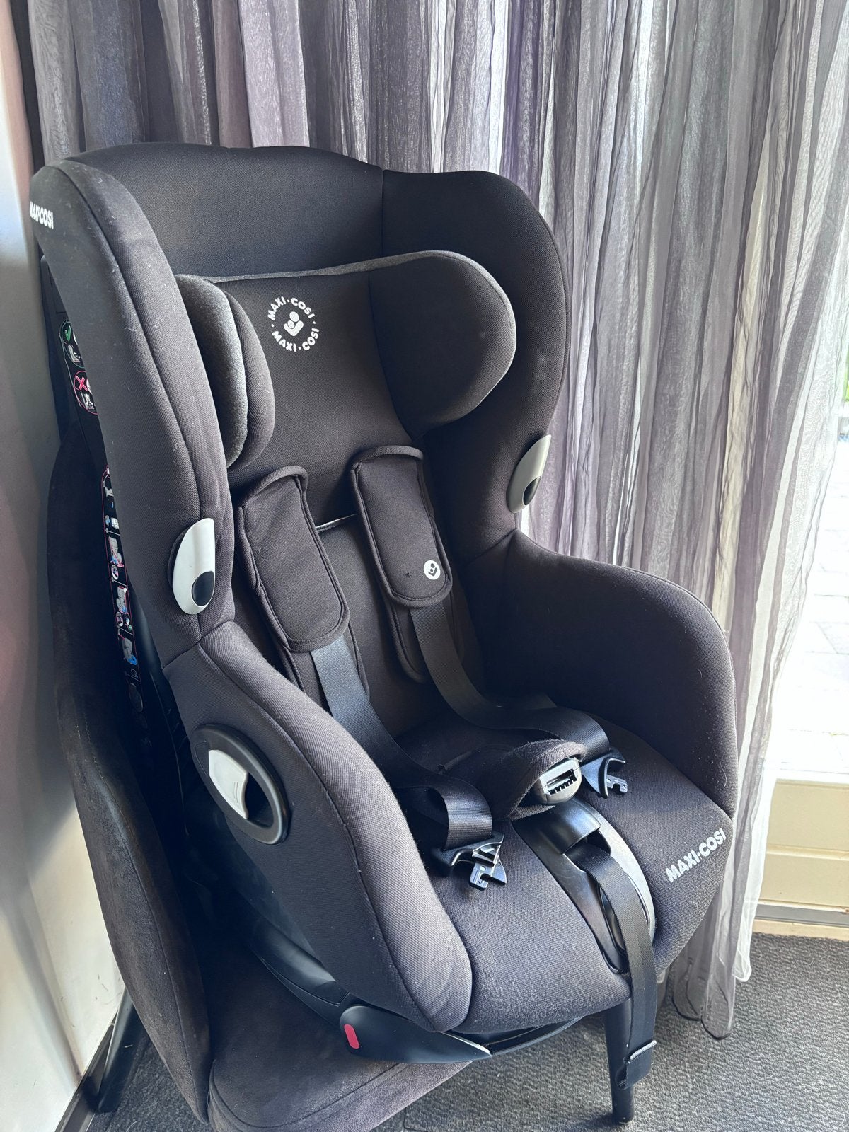 Maxi-Cosi autostoel Axiss - Zo goed als nieuw, Ophalen, Autogordel, 0 t/m 18 kg, Verstelbare rugleuning