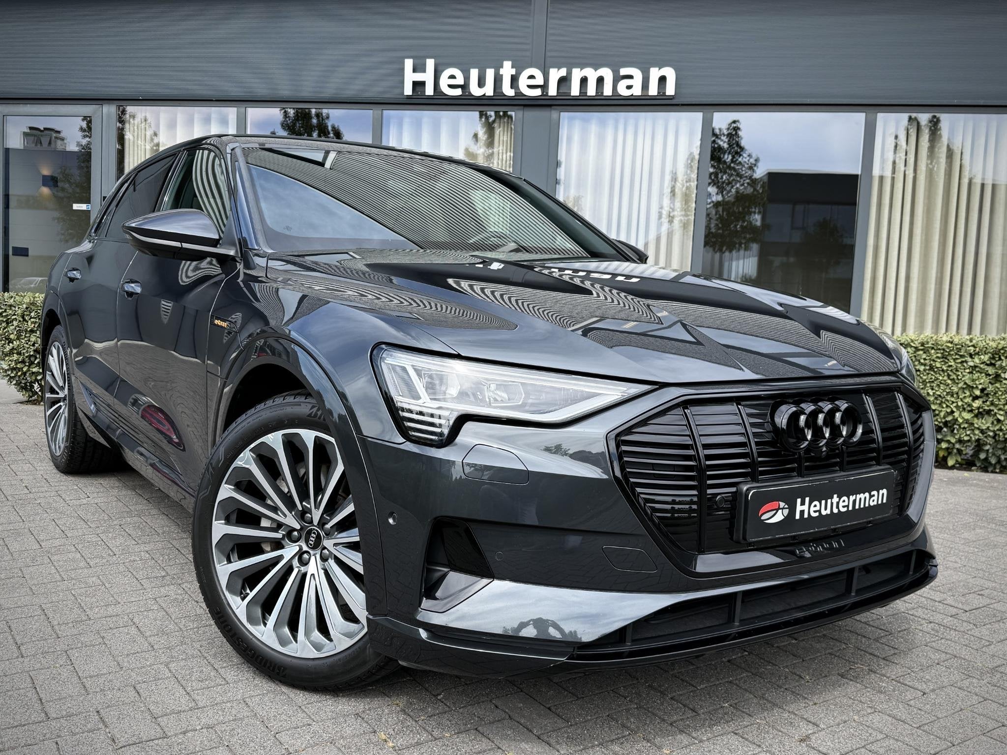 Audi e-tron 55 Quattro S Line Black/Trekhaak/SOH94%, Automaat, Stof, Zwart, 95 kWh