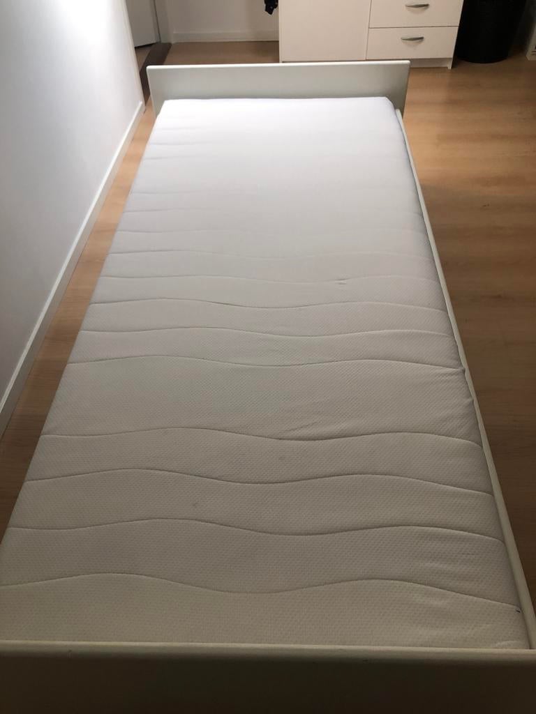 Eenpersoons matras 90 x 200 cm, Ophalen, Zo goed als nieuw, Eenpersoons, 90 cm