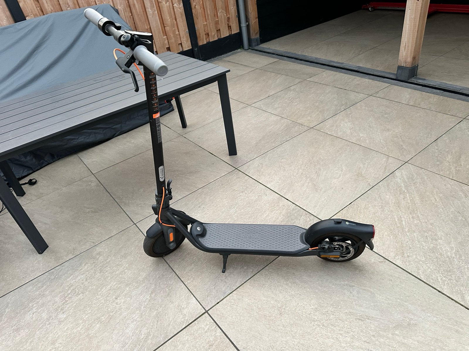 Ninebot Kickscooter F30E - Zo goed als nieuw!, Fietsen en Brommers, Steps, Ophalen, Zo goed als nieuw, Elektrische step (E-scooter)