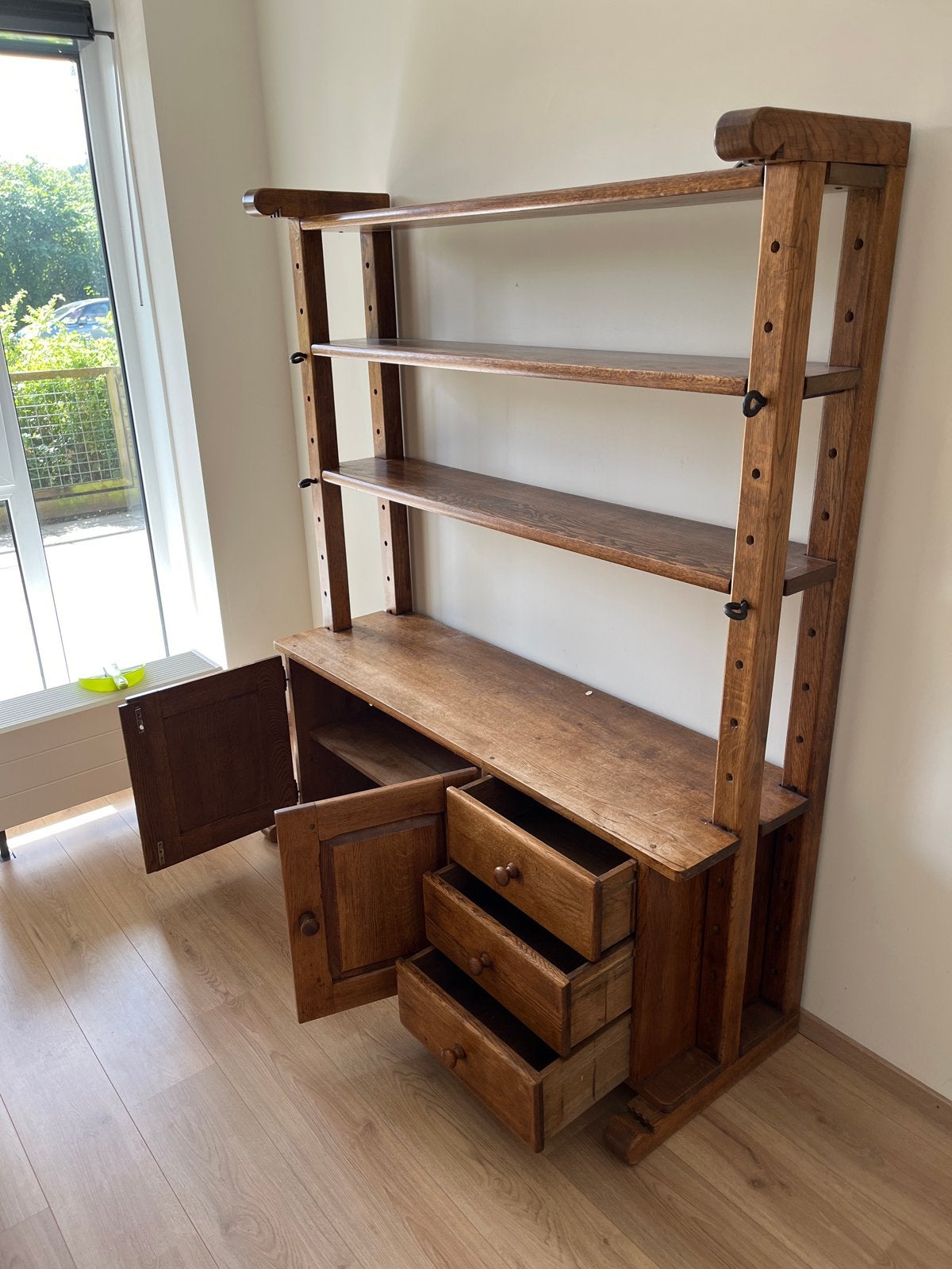 Authentieke houten spekkast met planken en lades, Ophalen