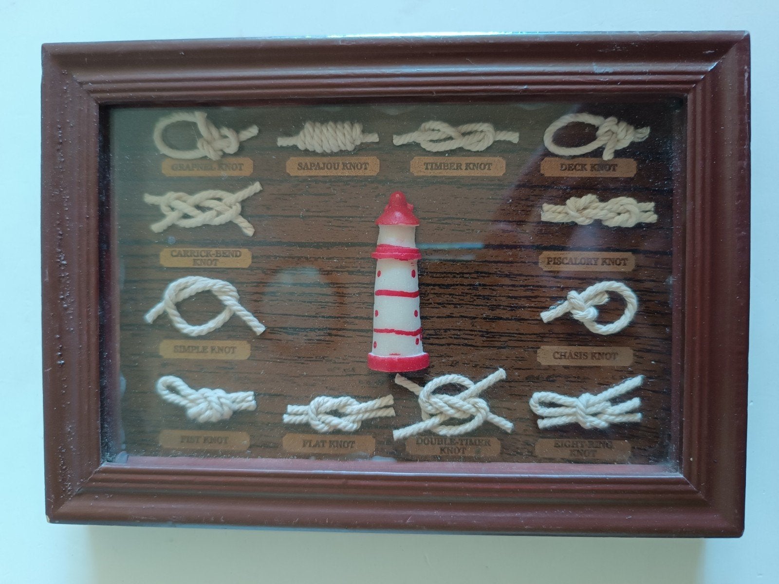 Knopenbord met 12 knopen en vuurtoren, Verzamelen, Ophalen of Verzenden, Gebruikt