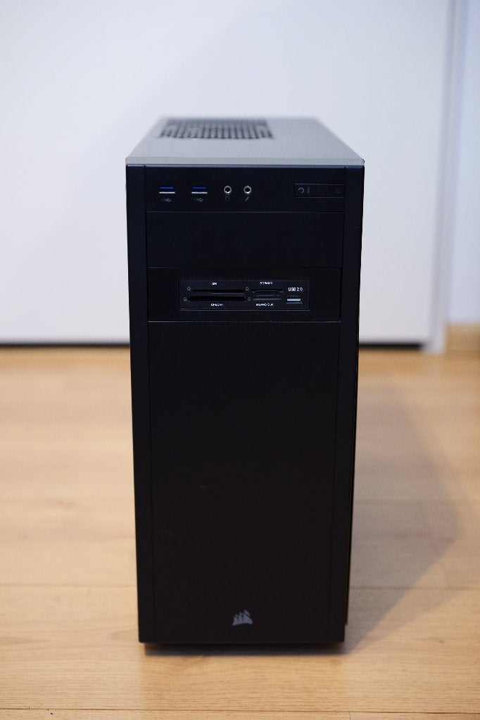 Desktop pc – i7-8700 / GTX 1050 Ti + 2x 24 inch monitoren, Ophalen, Gebruikt, 2 TB, HDD