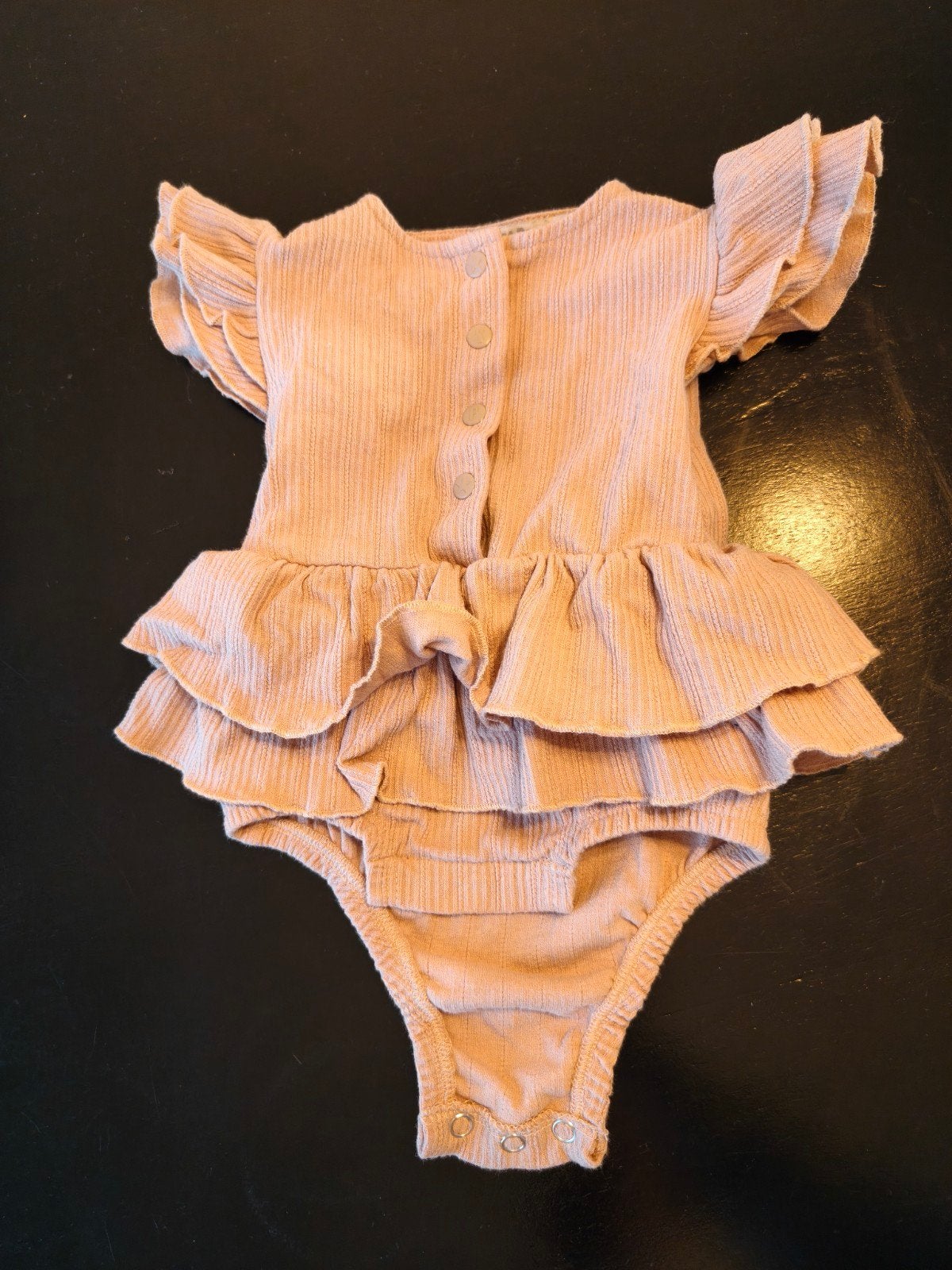 NIEUW Schattige Sweet Petit romper met ruches - maat 62, Ophalen, Sweet Petit, Meisje, Nieuw