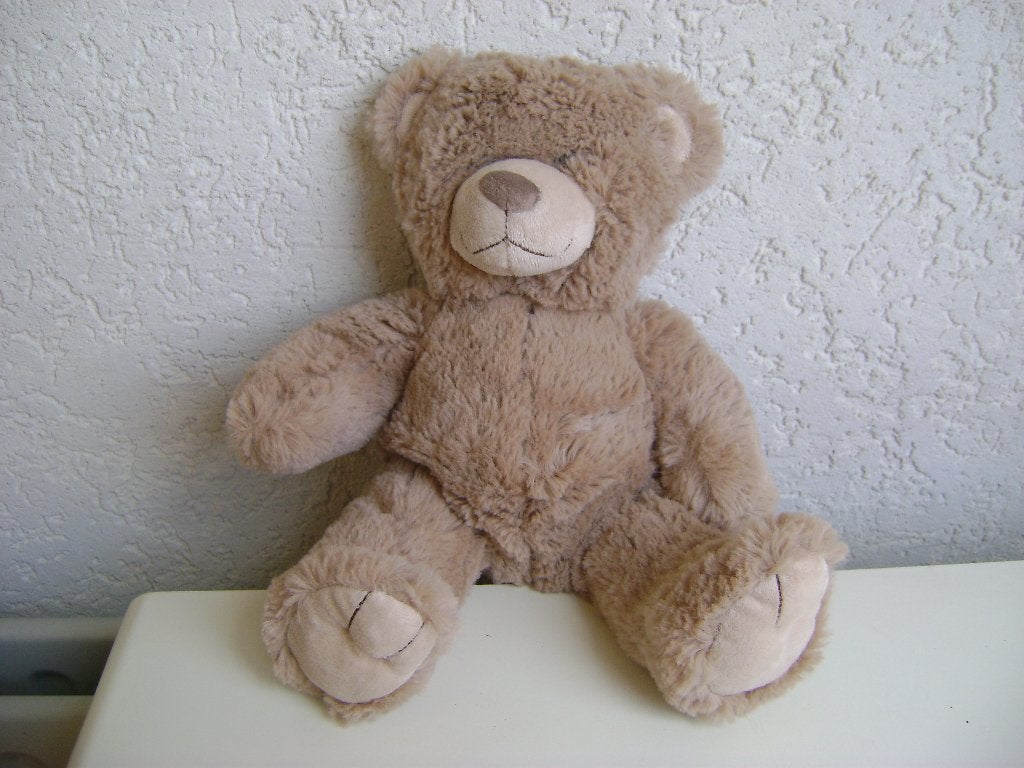 licht bruine pluche beer met beige oren snuit envoetzolen 32, Beer, Ophalen of Verzenden, Zo goed als nieuw, Middelgroot (20 tot 80 cm)