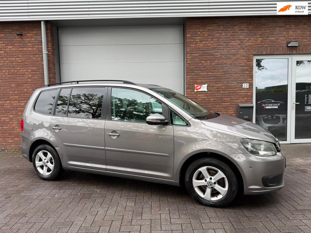 Volkswagen Touran 1.4 TSI Highline|AUTOMAAT|NIEUWE APK|AIRCO, Auto's, Volkswagen, Euro 5, Gebruikt, Zwart, 4 cilinders