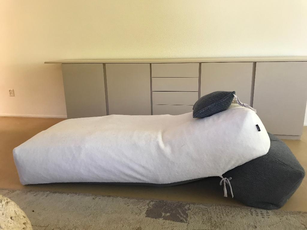 Ikea ligfauteuil /bed met teddy-hoes, Ophalen, Overige materialen, Zo goed als nieuw, 75 tot 100 cm