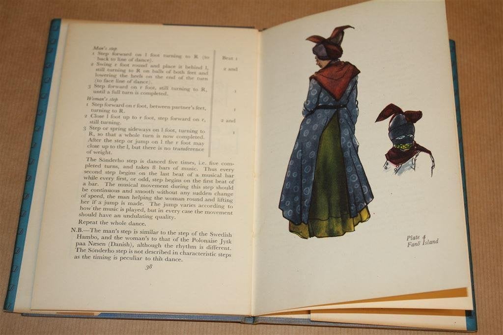 Dances of Denmark. 1950. Handboek Europese volksdansen., Boeken, Kunst en Cultuur | Dans en Theater, Ophalen of Verzenden, Gelezen