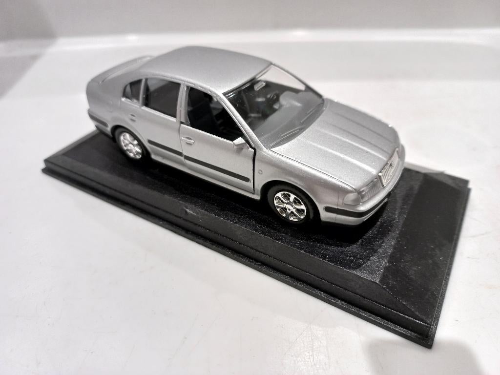 Skoda Octavia Kaden 1:43 modelauto 139, Hobby en Vrije tijd, Modelauto's | 1:43, Ophalen of Verzenden, Nieuw, Auto, Overige merken
