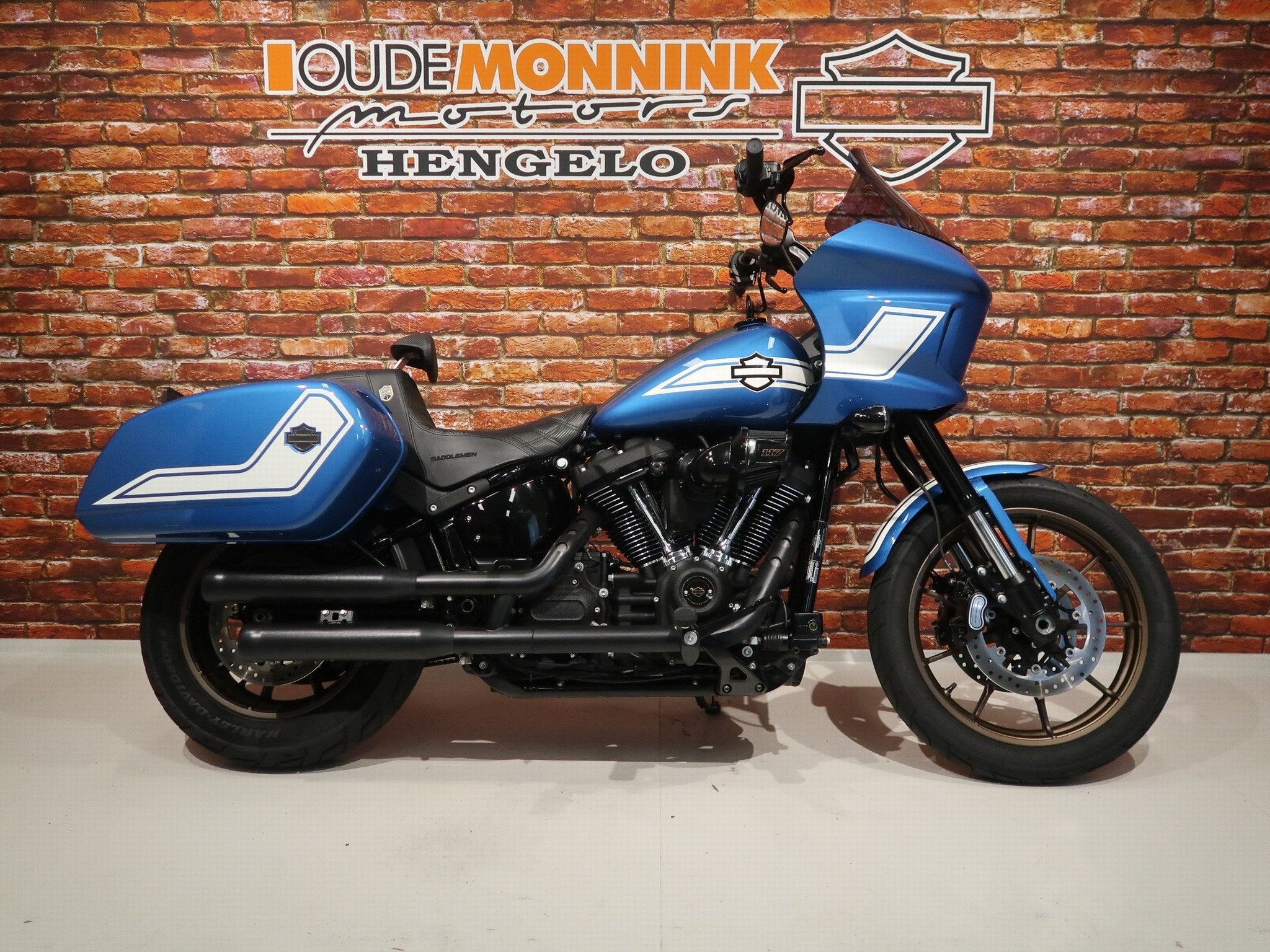 Harley-Davidson FXLRST Low Rider ST 117 (bj 2023), Motoren, Motoren | Harley-Davidson, Info@harley-davidson.com, Bedrijf, Laan van Vredenoord 33
2289 DA  Rijswijk ZH
