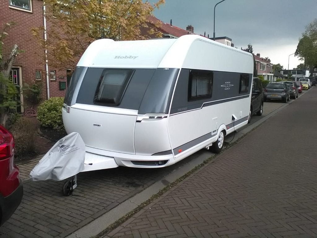 Hobby 495 UL Prestige  (2018), Caravans en Kamperen, Caravans, Particulier, tot en met 4, 1250 - 1500 kg, Rondzit, Hobby, 2 aparte bedden