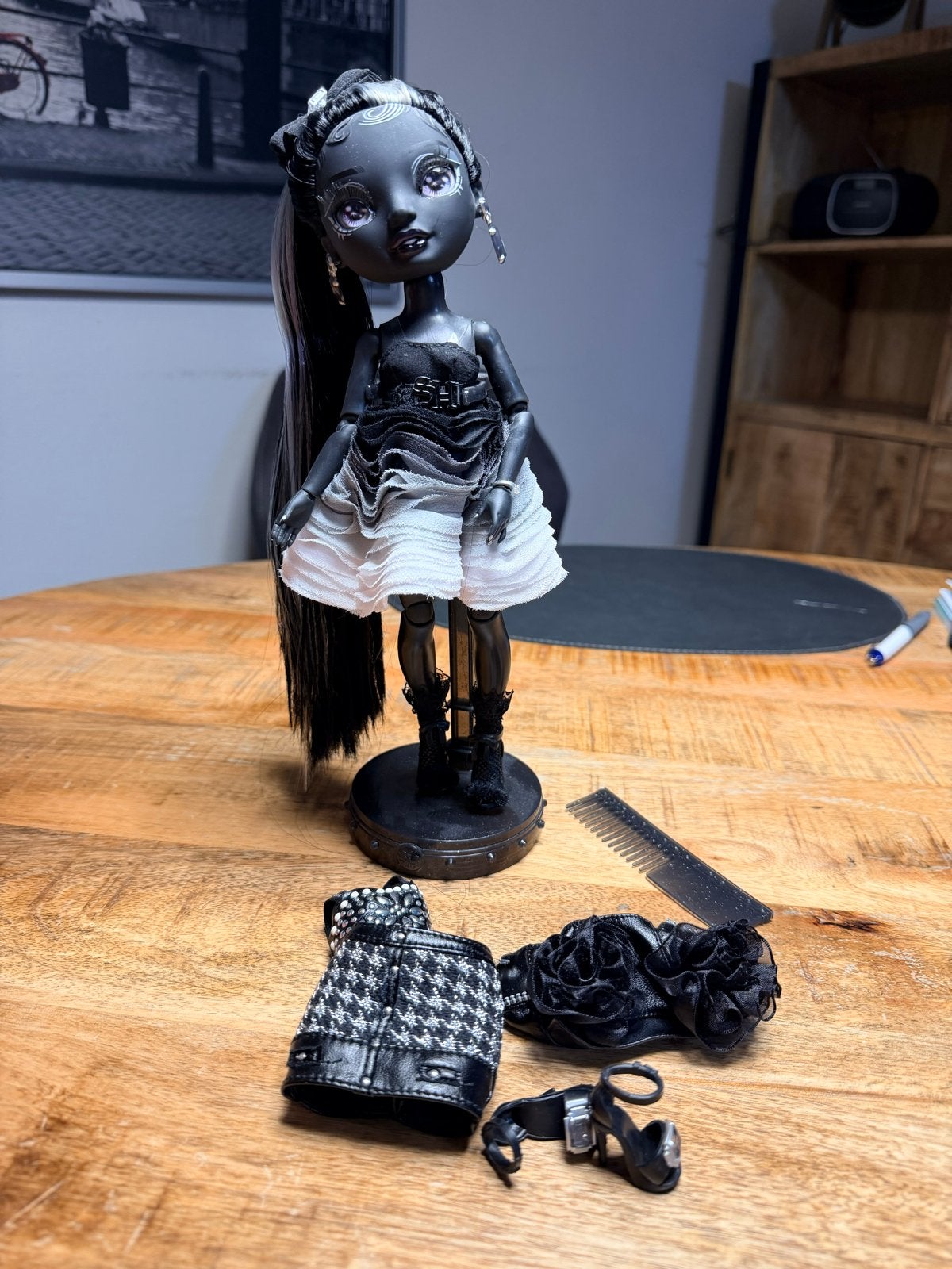Rainbow High Shadow High Luna Madison pop met accessoires, Kinderen en Baby's, Speelgoed | Poppen, Ophalen, Zo goed als nieuw