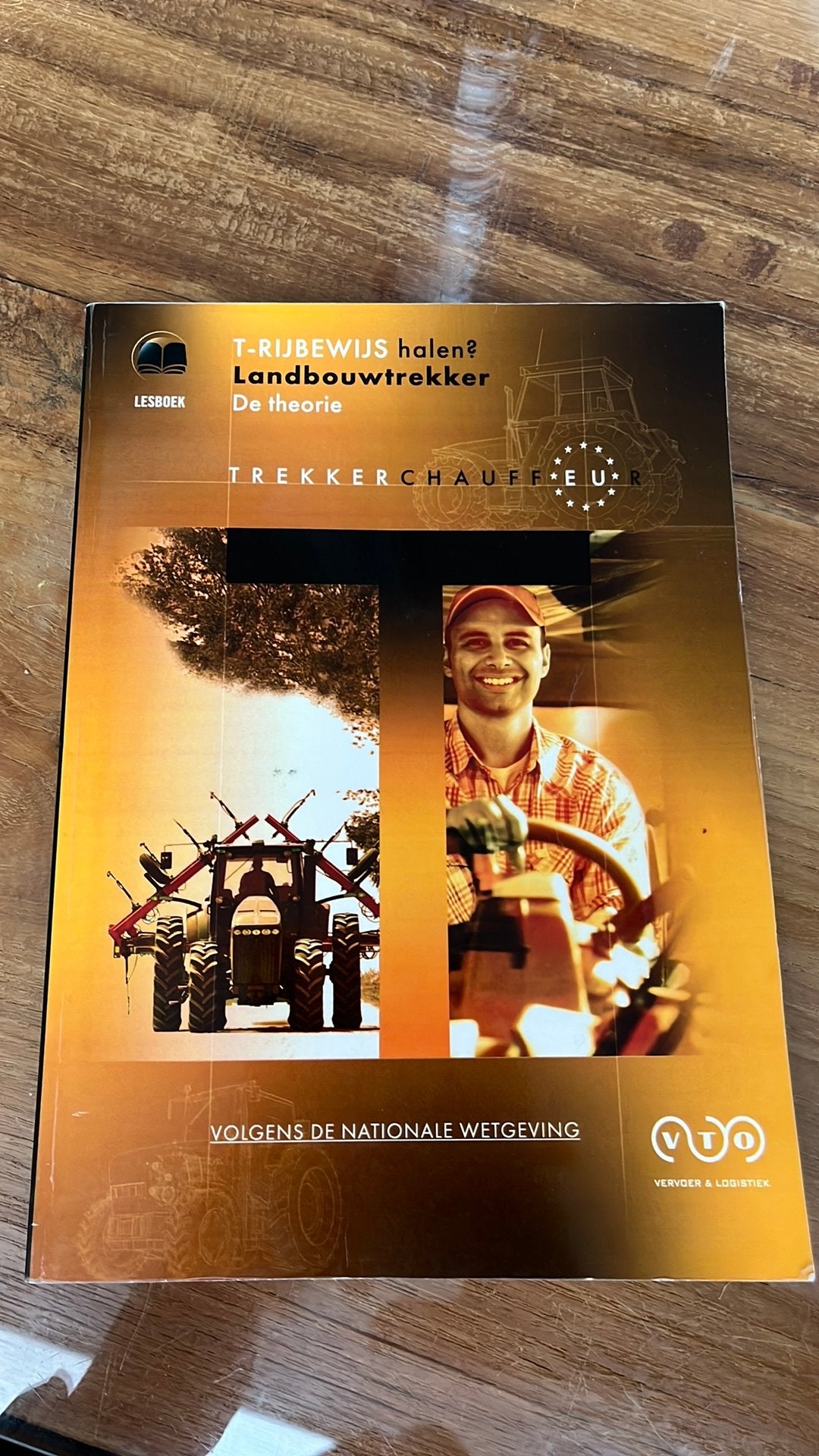 Theorieboek voor tractor T-Rijbewijs halen? Landbouwtrekker, Ophalen of Verzenden, Gelezen, Overige niveaus, Nederlands