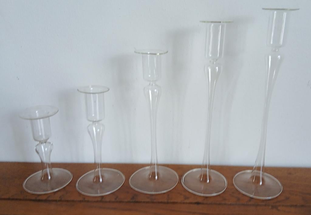 Set van 5 doorzichtige tere glazen kandelaars, Ophalen of Verzenden, Zo goed als nieuw, Overige materialen, Kandelaar