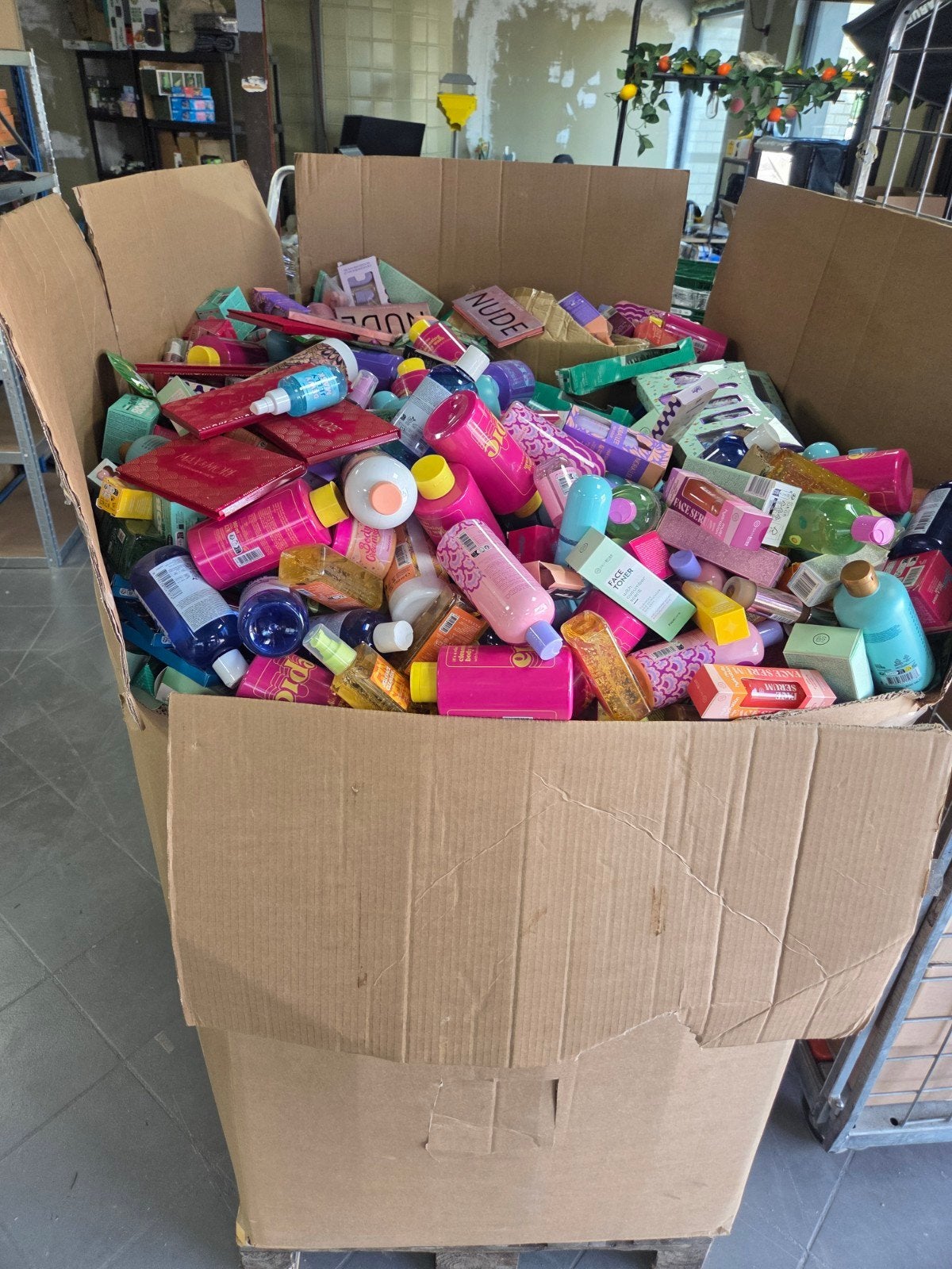 Partij Cosmetica Mix - 100 Stuks Make-up & Verzorging, ., Nieuw, Ophalen of Verzenden, .