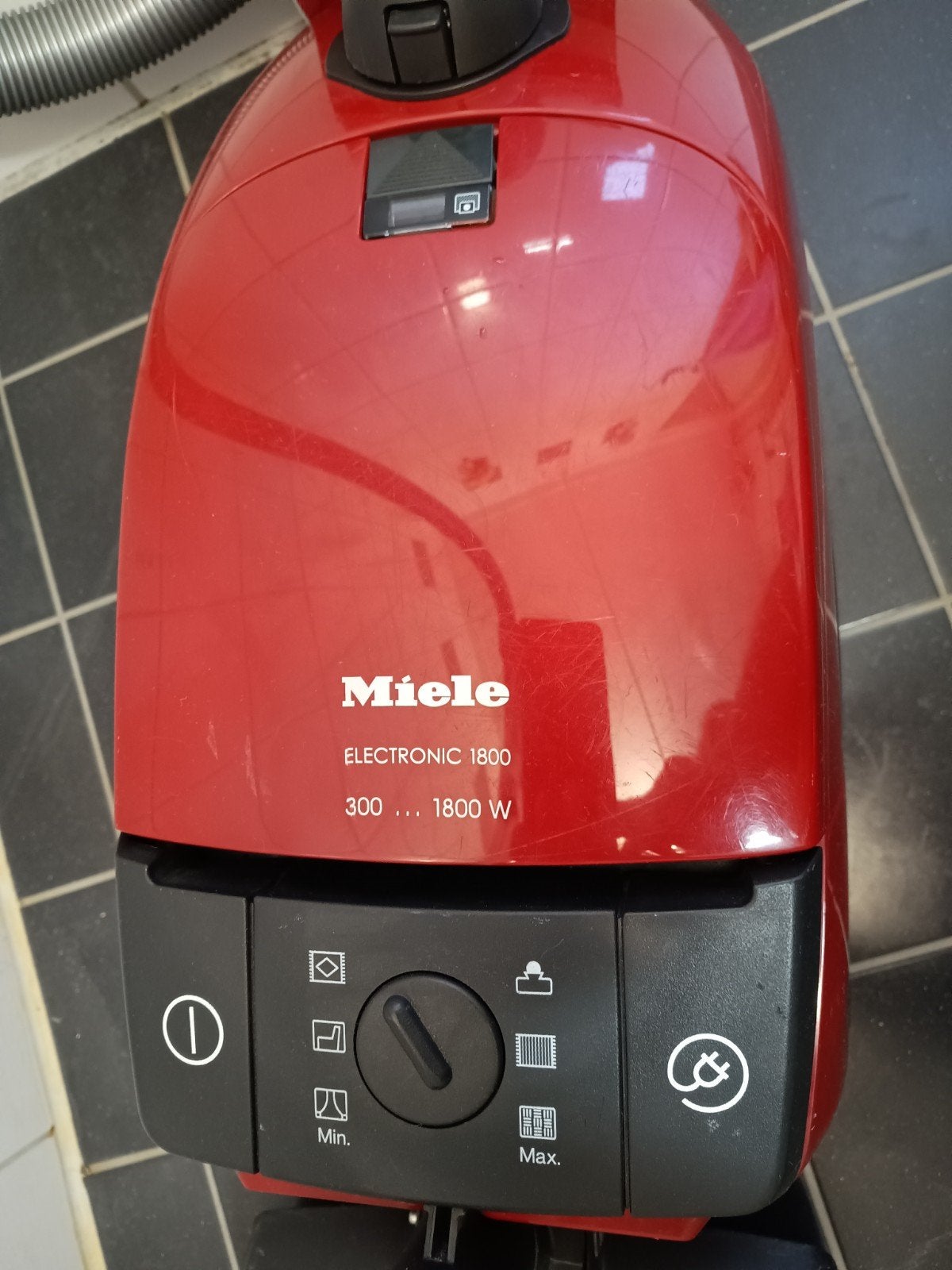 Miele Electronic 1800 stofzuiger met Cat & Dog borstel, Gebruikt, Ophalen of Verzenden, 1600 tot 2000 watt, Miele