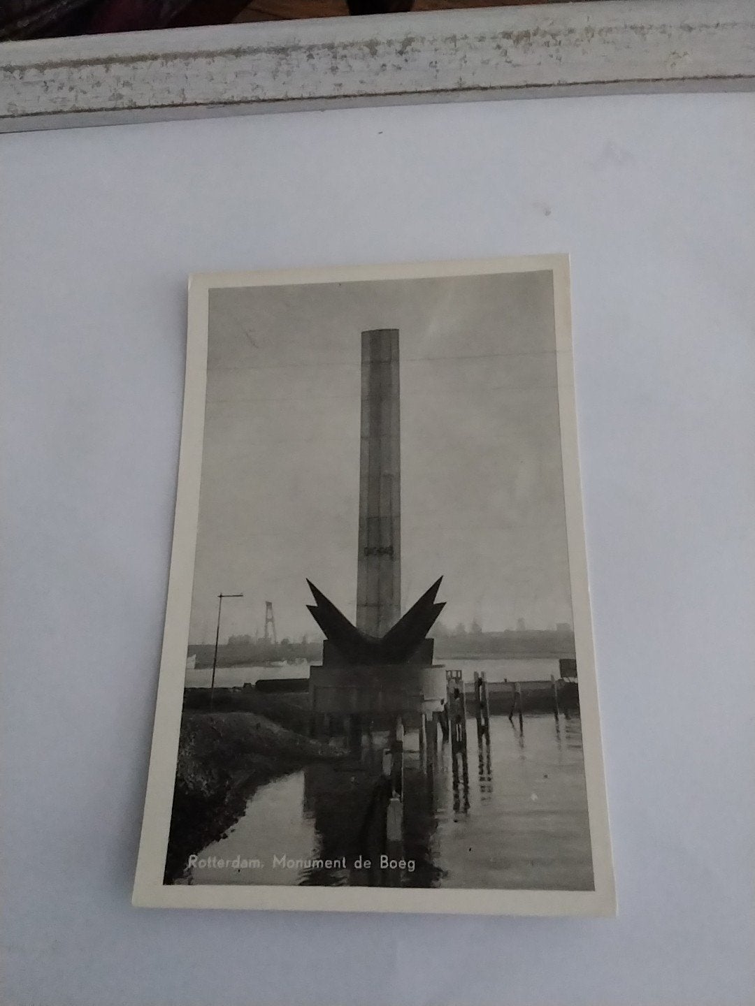 Oude ansichtkaart Rotterdam Monument de Boeg, Ophalen of Verzenden, 1940 tot 1960, Gelopen, Zuid-Holland