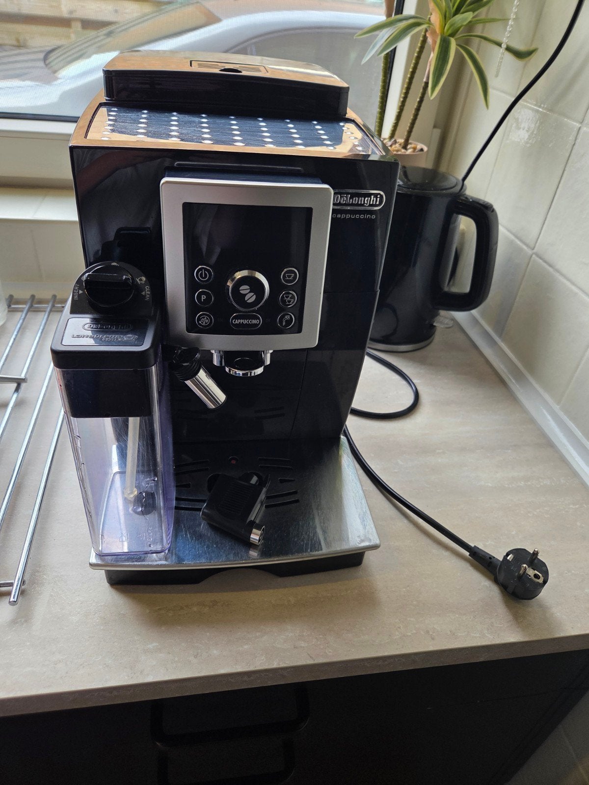 De'Longhi ECAM 23.46X, Ophalen, Gebruikt, Espresso apparaat, Afneembaar waterreservoir