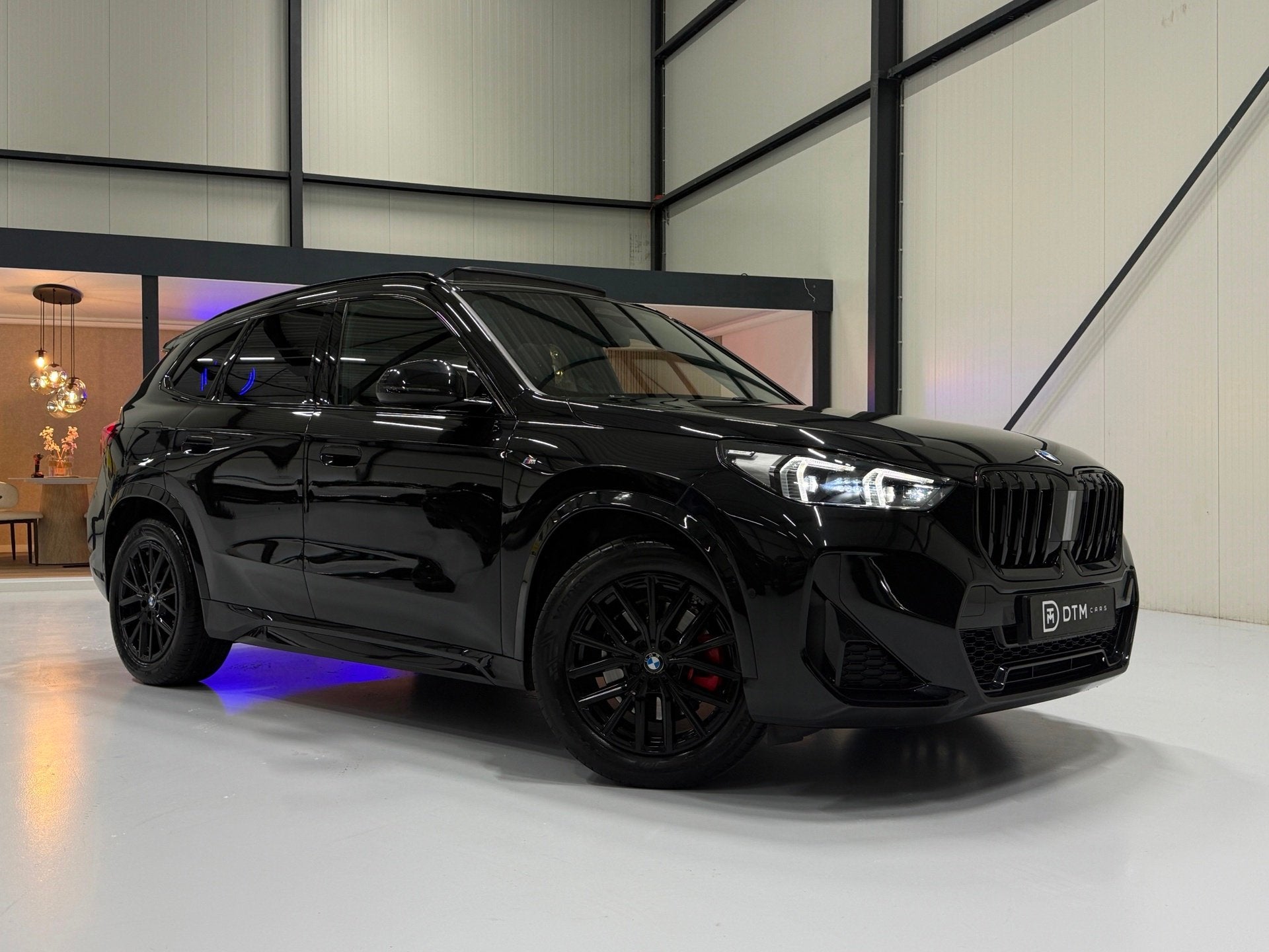 Foto 3 van BMW X1 sDrive20i M Sport | Pano | Sportstoelen | ACC | Trekh