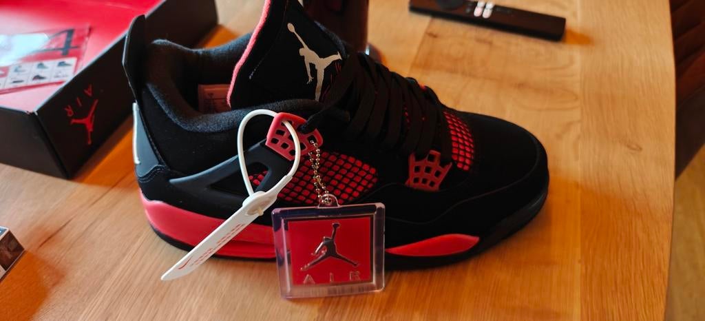 Nike Jordan 4 Retro - Nieuw in doos - Maat 40, Ophalen of Verzenden