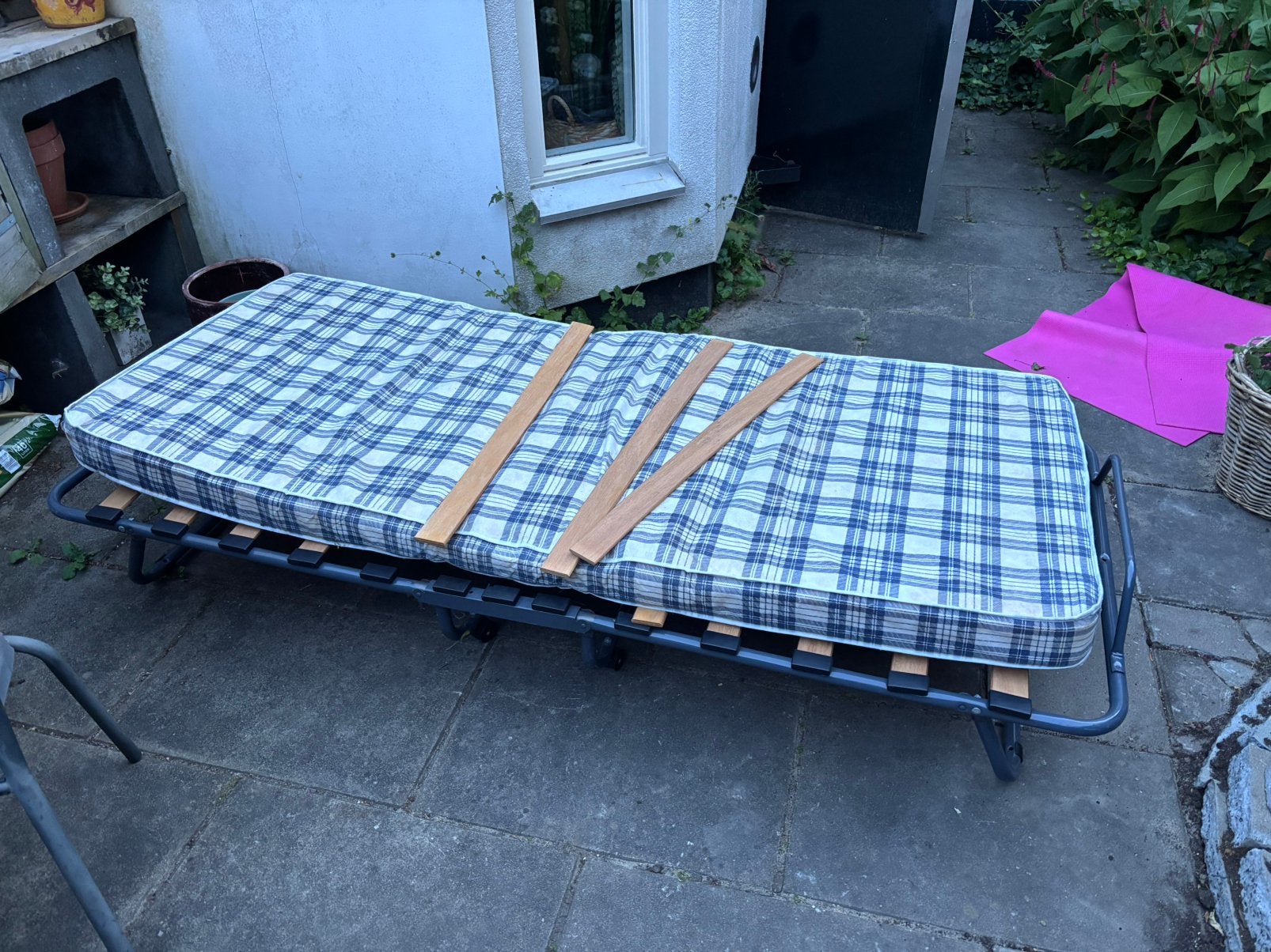 Logeerbed (stretcher) gratis af te halen, Ophalen, Zo goed als nieuw, Eenpersoons, 90 cm