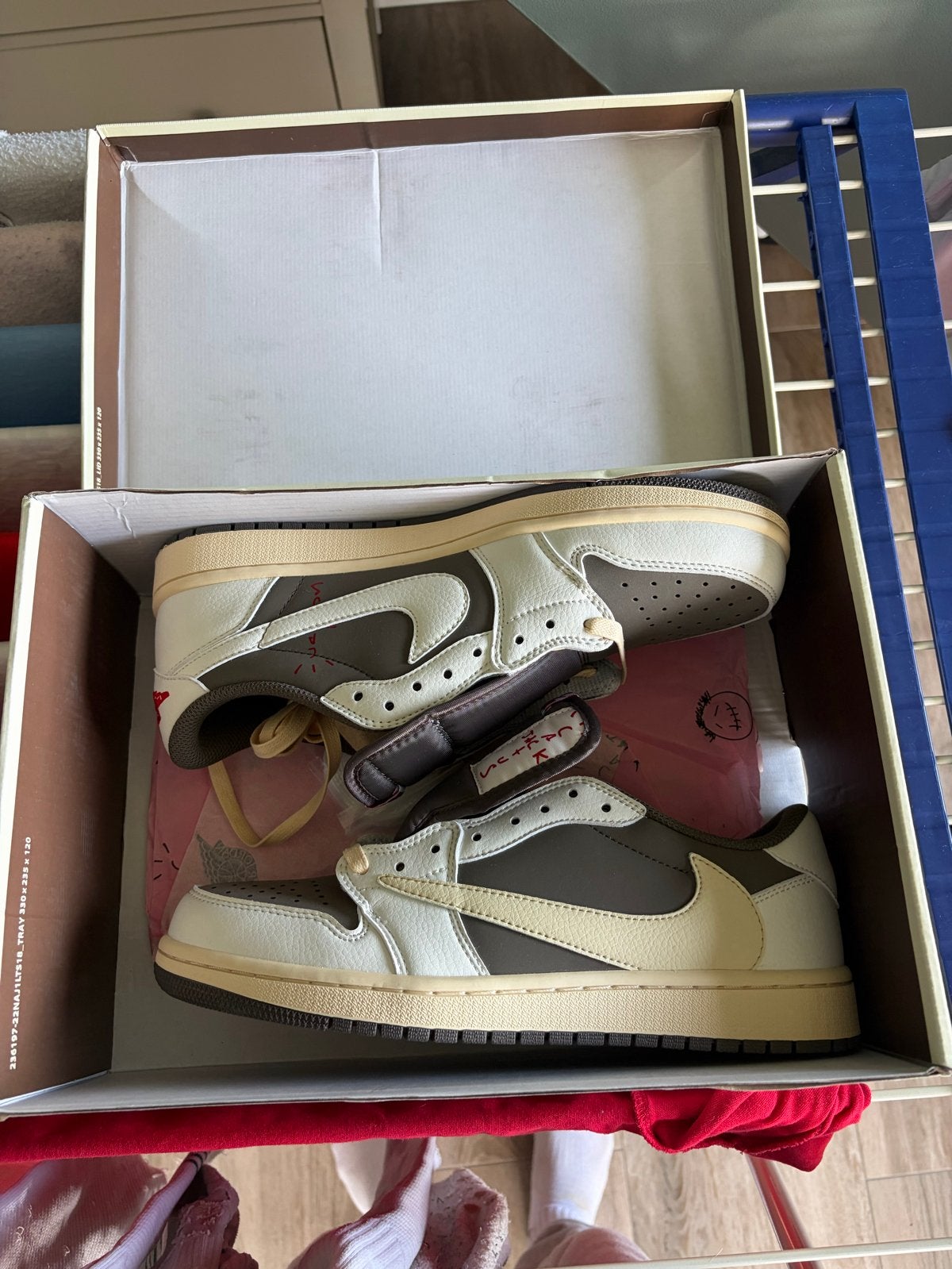 Nike Air Jordan 1 Low Travis Scott Reverse Mocha, Kleding | Heren, Verzenden, Nieuw, Bruin, Sneakers of Gympen