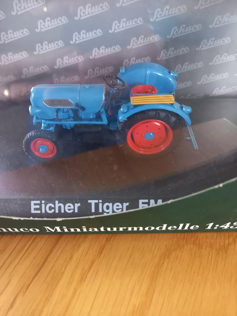 Schuco Eicher Tiger EM 1:43 - Nieuw in doos, Ophalen of Verzenden, Nieuw, Tractor of Landbouw, Schuco