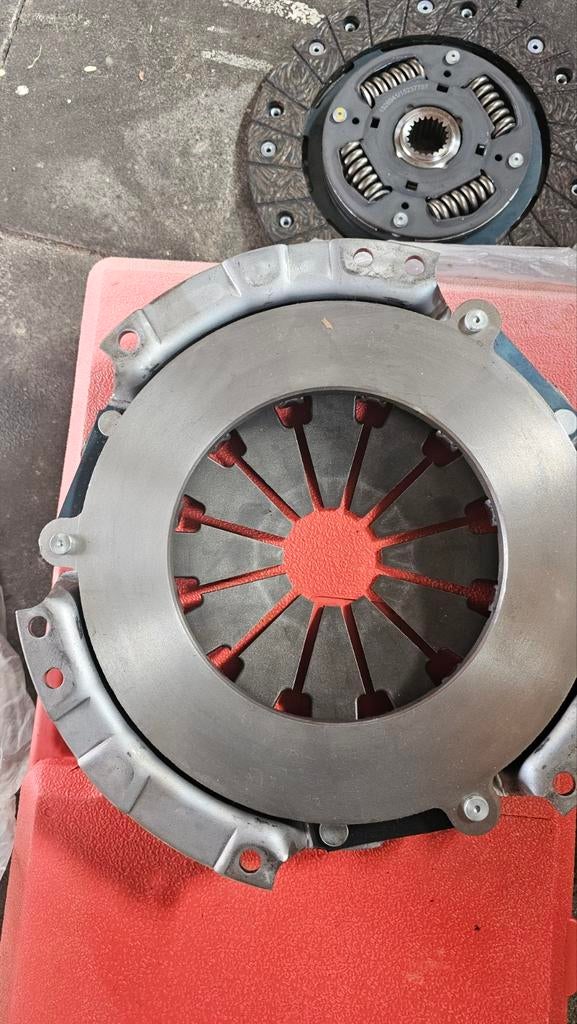 Nieuwe koppeling voor Honda Civic
Honda CRX
Honda Concerto, Ophalen of Verzenden, Nieuw, Universele onderdelen