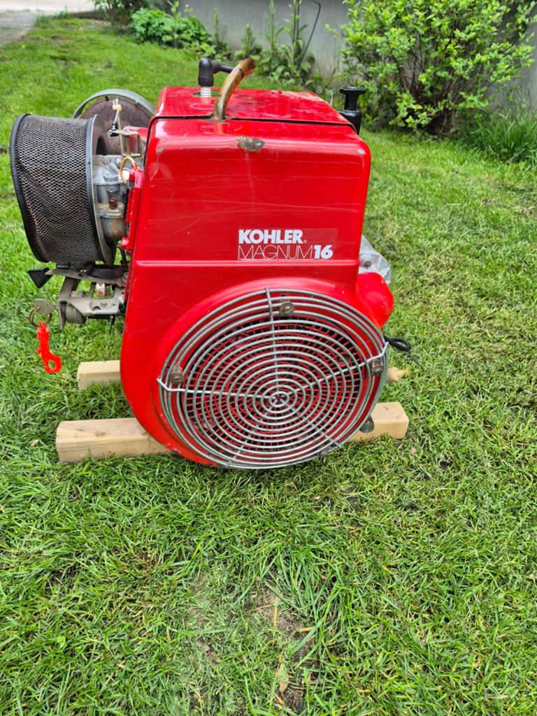 Kohler Magnum M16 Motor, Doe-het-zelf en Verbouw, Motoren, Ophalen, Gebruikt, Benzinemotor, 1800 rpm of meer