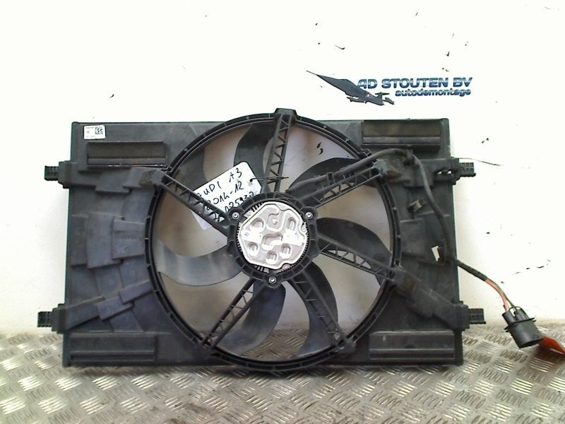 Koelventilator Audi A3 Sportback (8VA/8VF) 2014 5Q0121203AA, Gebruikt, Auto-Union-Straße  1, Ingolstadt 85057, , Duitsland, Info@audi.de
