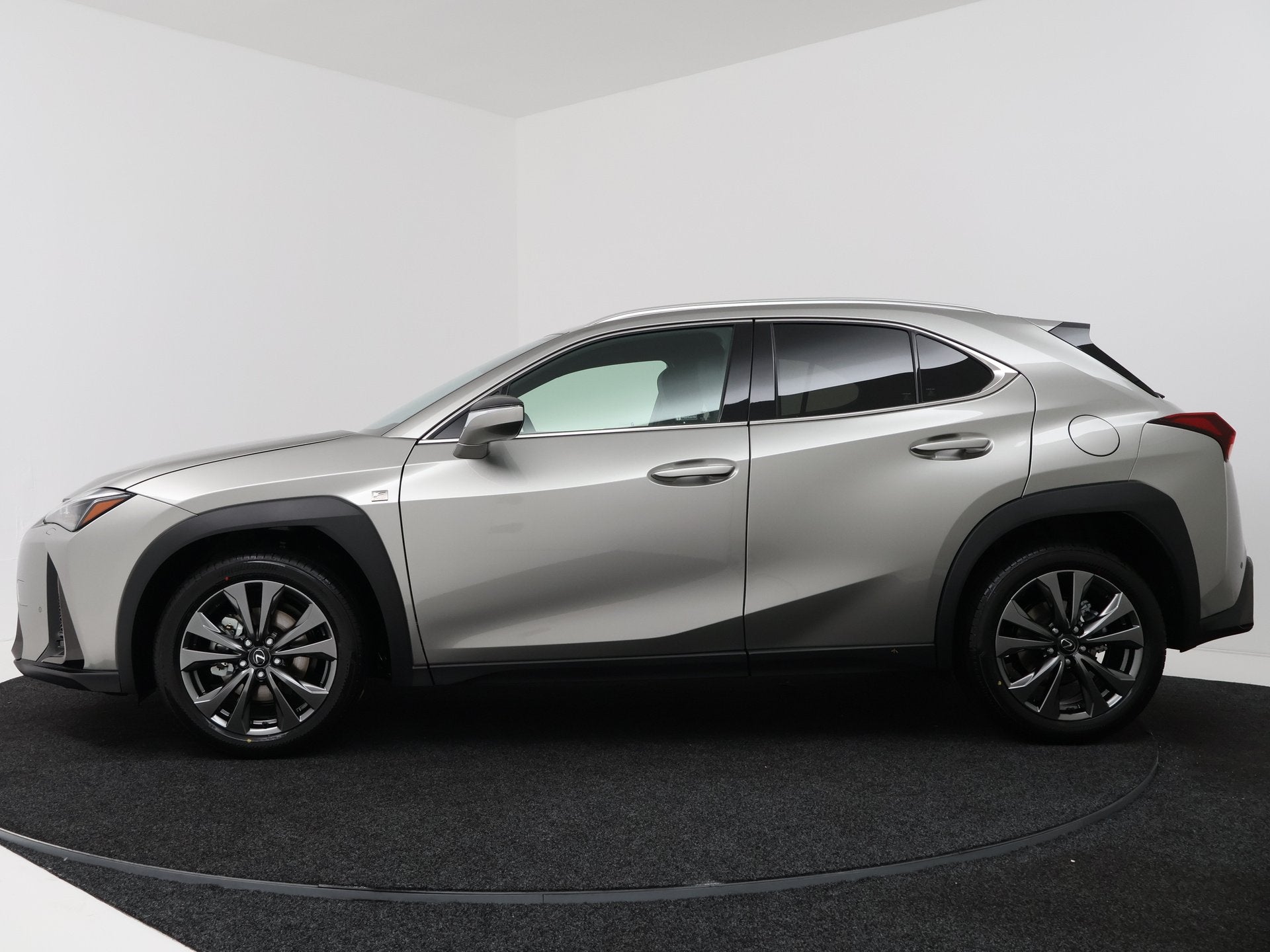 Lexus UX 300h Ultimate Edition | Navigatie | PDC | Stuur-Sto, Auto's, Lexus, 12 maanden, Zwart, 4 cilinders, Leder