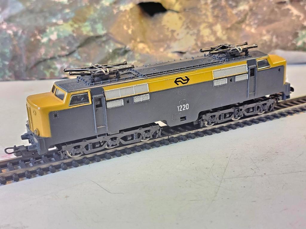 Modeltrein H0 NS lokomotief NS-1200 lima, Hobby en Vrije tijd, Overige merken, Gebruikt, Analoog, Ophalen of Verzenden
