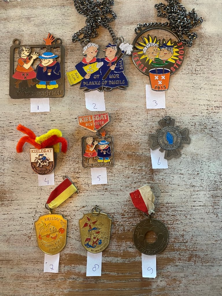 Carnaval Kielegat, Ophalen, Gedragen, Carnaval