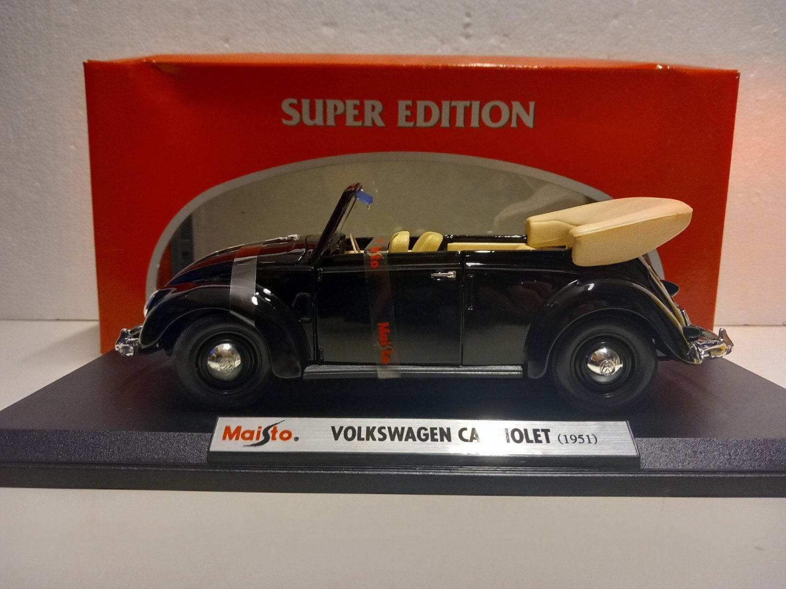 Volkswagen Kever cabriolet zwart Maisto metal 1:18 KRD, Ophalen of Verzenden, Zo goed als nieuw, Auto, Maisto