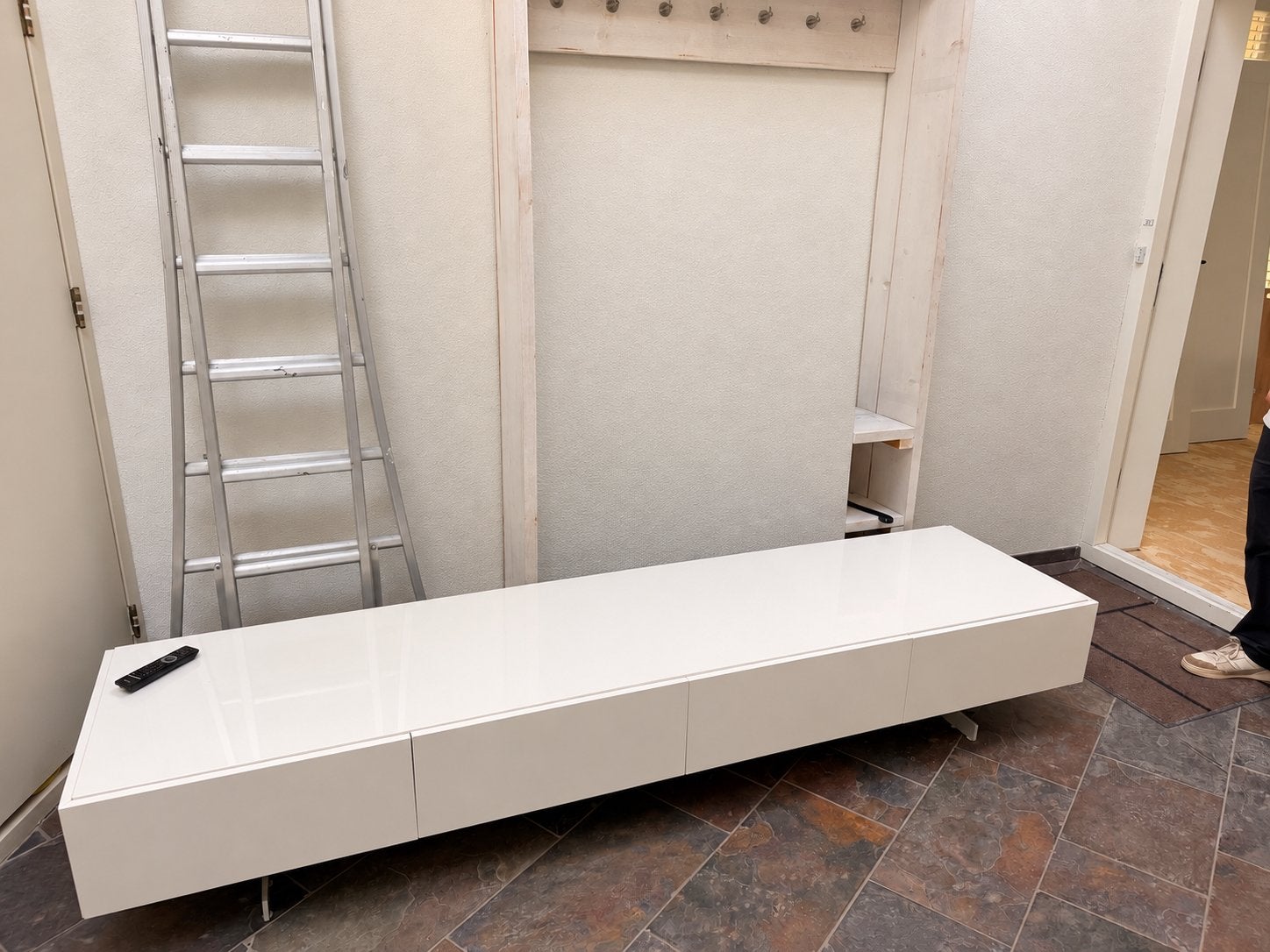 Wit hoogglans TV-meubel MOET WEG, Ophalen, Zo goed als nieuw, 200 cm of meer, Minder dan 100 cm