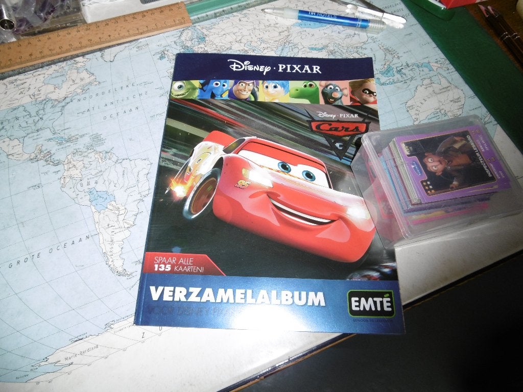 Disney PIXAR - EMTE Verzamel - album  Nieuw + alle 135, Verzenden, Overige figuren, Nieuw, Plaatje of Poster