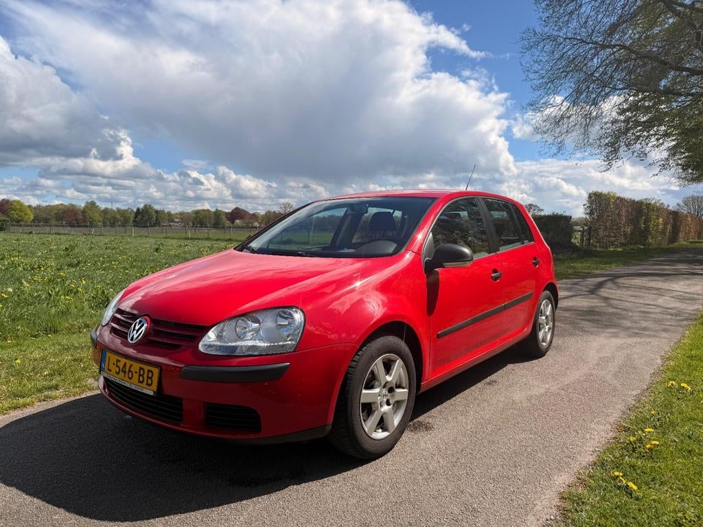 Volkswagen Golf 1.4 16V 59KW 5D 2006 Rood, Auto's, Voorwielaandrijving, Stof, Parkeersensor, 4 cilinders