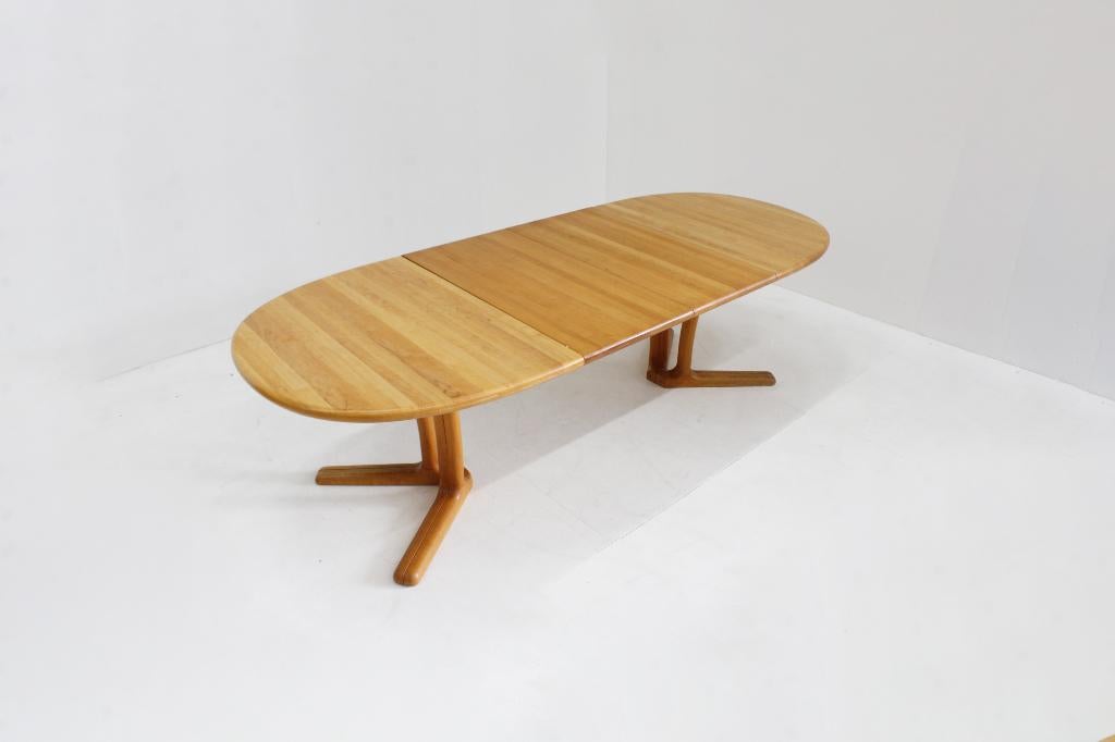 Vintage Dyrlund Danish oval extendable dining table 1960s, Huis en Inrichting, Tafels | Eettafels, 200 cm of meer, Zo goed als nieuw