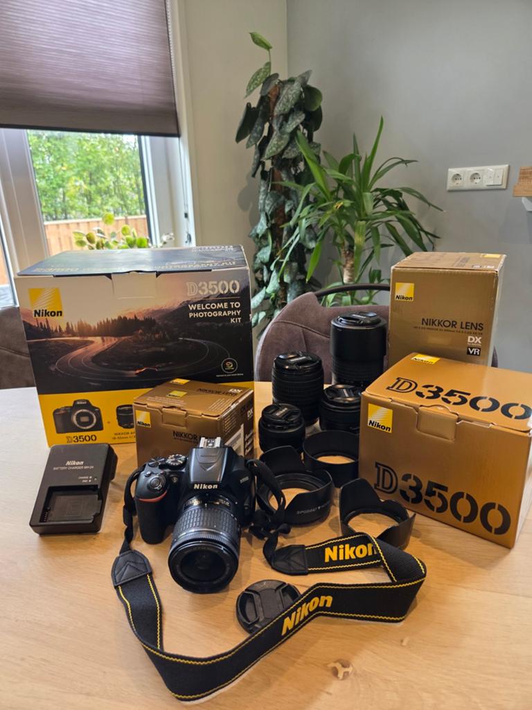 Nikon D3500 met o.a. 4 lenzen, Ophalen of Verzenden, Gebruikt, Spiegelreflex, Nikon
