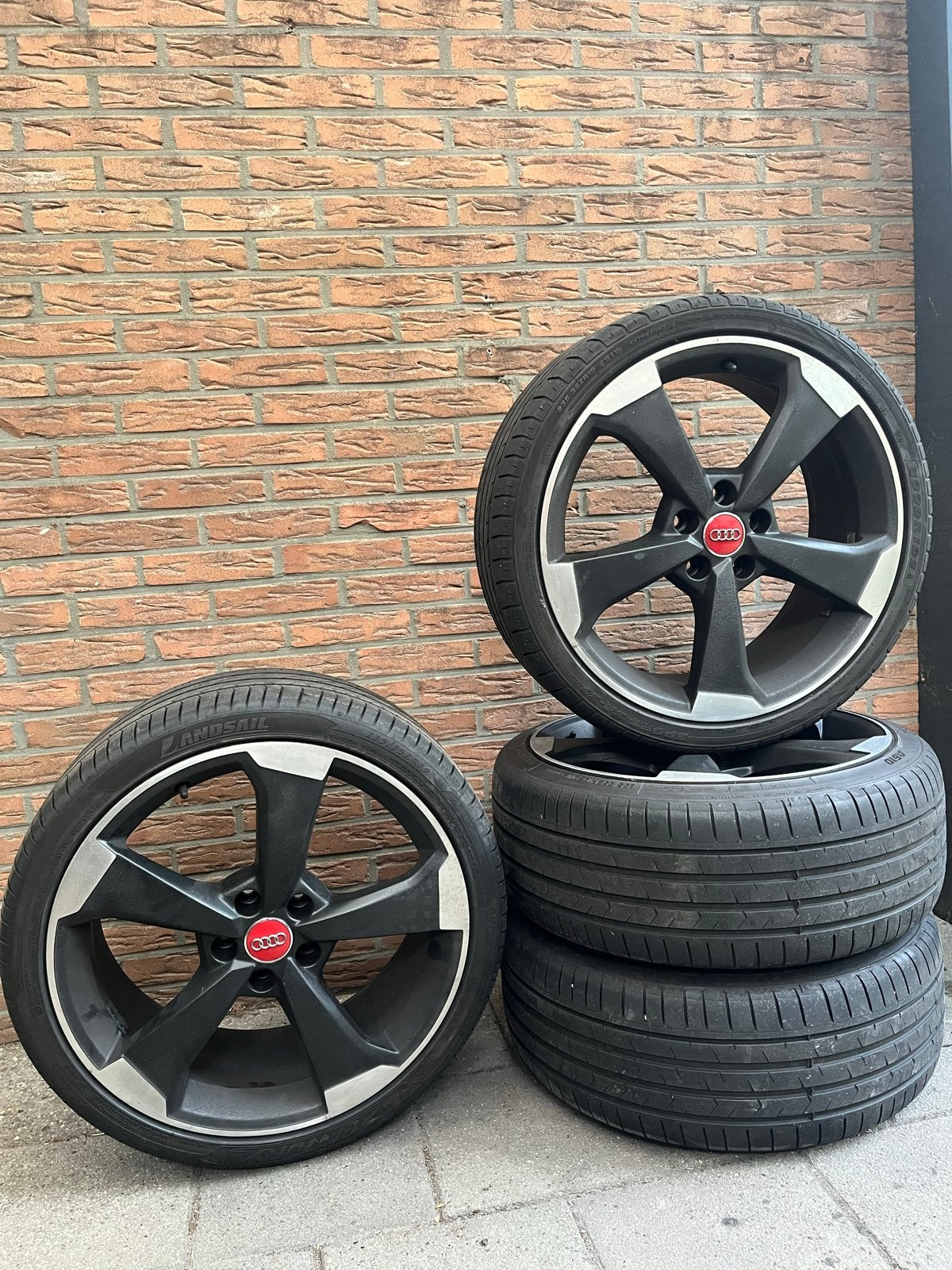 Originele Audi A3 Rotor Velgen 19 inch, Auto-onderdelen, Gebruikt, Banden en Velgen, 235 mm, Personenwagen