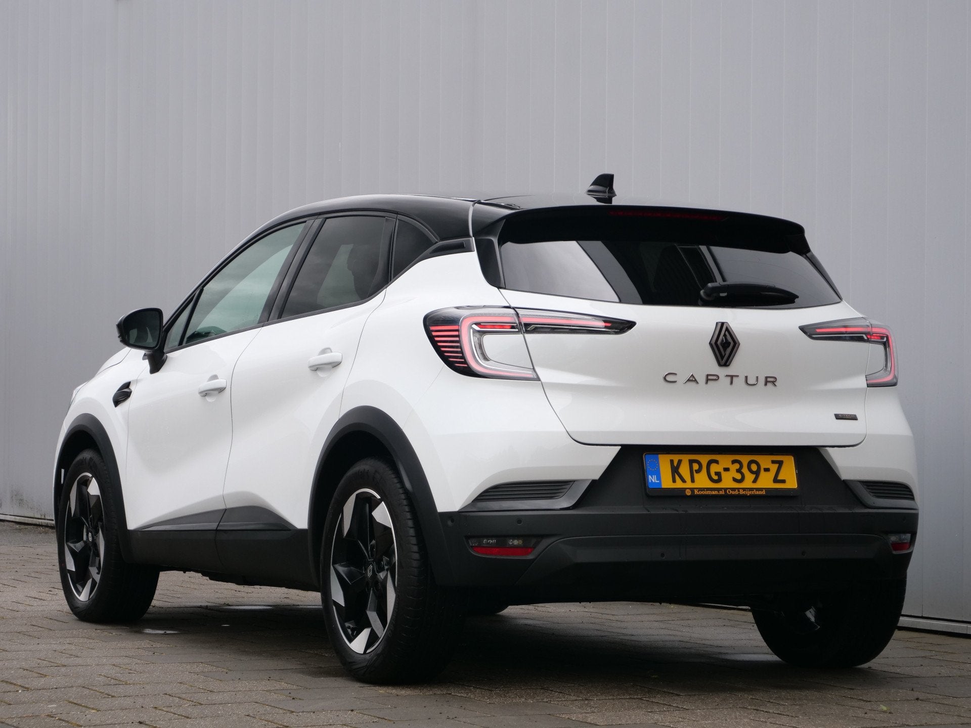 Renault Captur 1.8 E-Tech full hybrid 160 Pk techno Automaat, Stof, 1789 cc, 4 cilinders, 160 pk