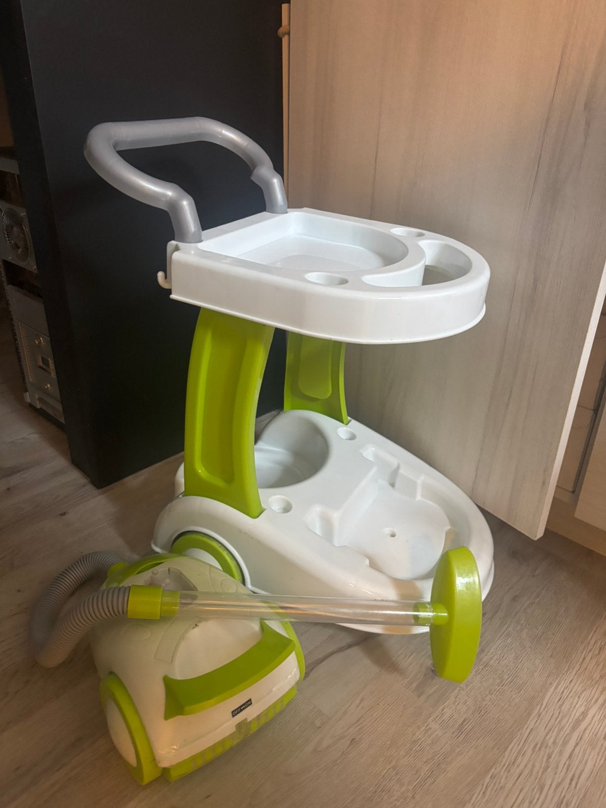 Schoonmaakkar + stofzuiger, Ophalen, Gebruikt, Ontdekken