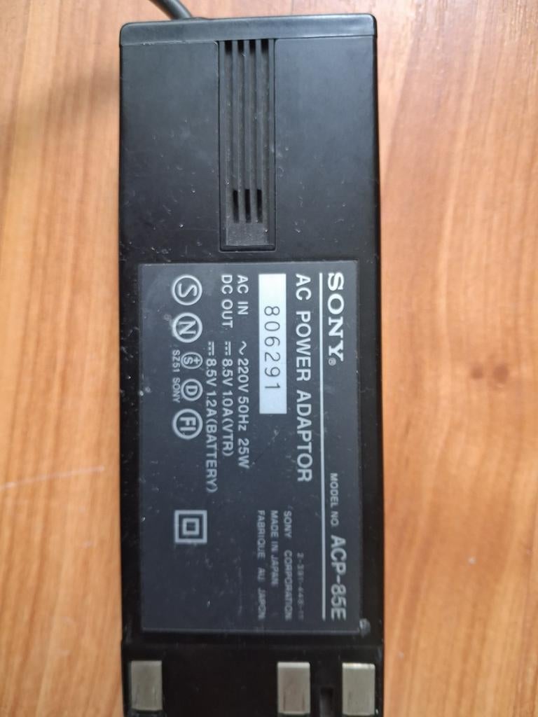 Sony ACP-85 lader + BCA-85 adapter, Ophalen of Verzenden, Gebruikt, Oplaadbaar