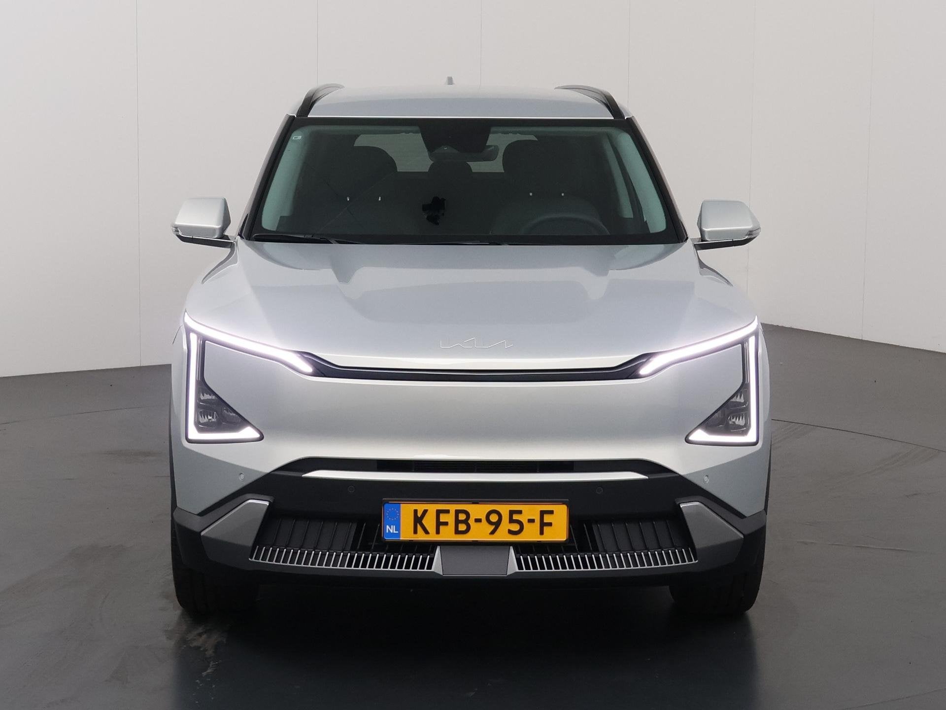 Kia EV5 Air 81.4 kWh BESCHIKBAAR VANAF 01-12-2026 | Trekhaak, Auto's, 81 kWh, Stof, 510 min, 1969 kg