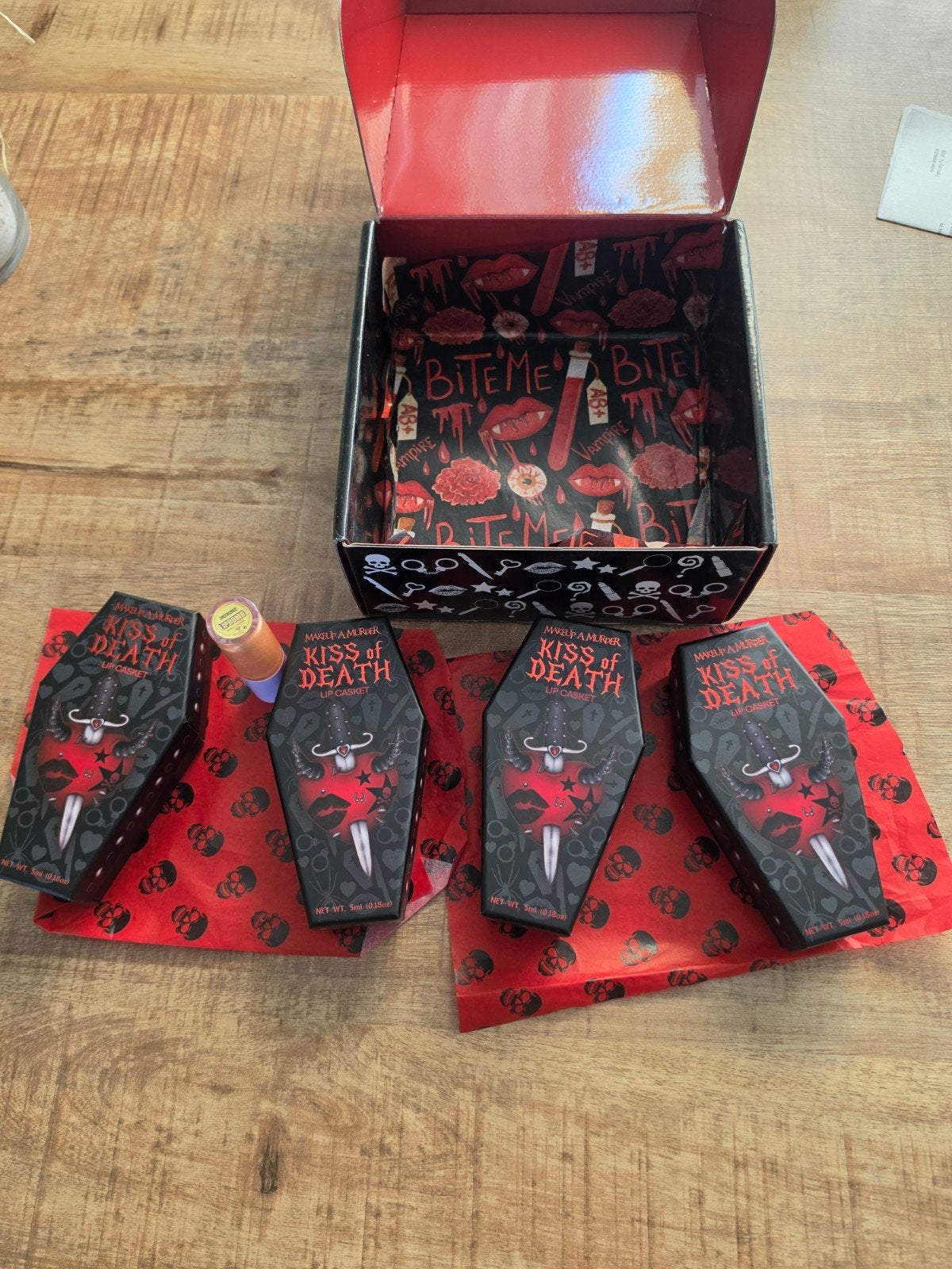 Makeup A Murder Kiss of Death Bloody Lip Stains Collectie, Ophalen of Verzenden, Nieuw, Lippen, Make-up